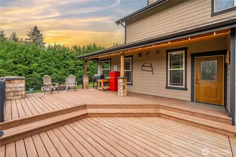 Exterior - 19205 212th St E, Orting, WA 98360 photo 3 of 14