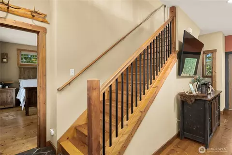 Entry Way - 19205 212th St E, Orting, WA 98360 photo 1 of 2