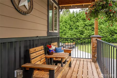 Exterior - 19205 212th St E, Orting, WA 98360 photo 10 of 14