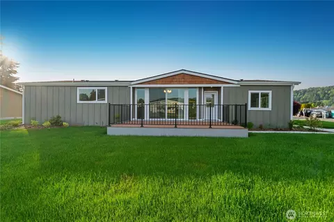 836 S Harmon Way #73, Orting, WA 98360