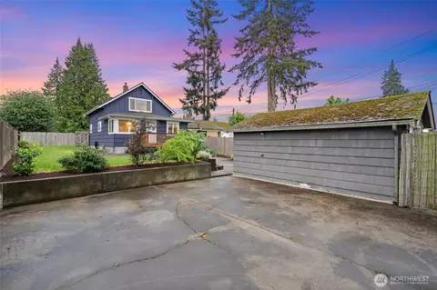 Exterior - 918 Maple St, Everett, WA 98201 photo 5 of 7