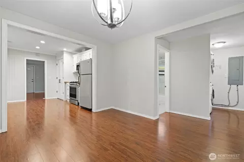 Dining - 918 Maple St, Everett, WA 98201 photo 3 of 3
