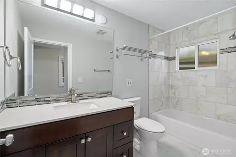 Bath - 918 Maple St, Everett, WA 98201 photo 1 of 1