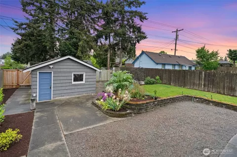 Exterior - 918 Maple St, Everett, WA 98201 photo 4 of 7