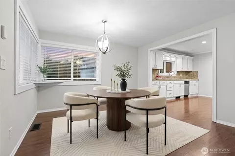 Dining - 918 Maple St, Everett, WA 98201 photo 2 of 3
