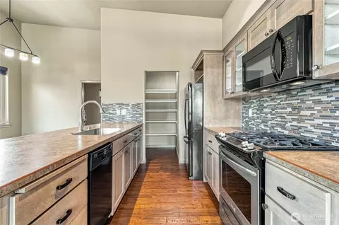 Kitchen - 2111 Paramount St, Walla Walla, WA 99362 photo 3 of 3