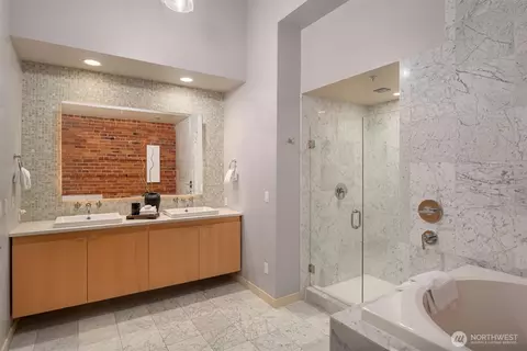 Bath - 1845 16th Ave, Seattle, WA 98122 photo 2 of 4