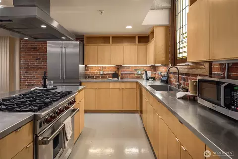 Kitchen - 1845 16th Ave, Seattle, WA 98122 photo 4 of 5