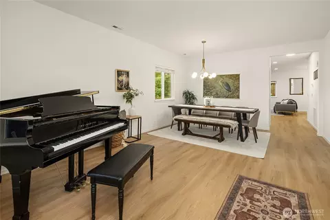 Dining - 12218 NE 203rd St, Bothell, WA 98011 photo 2 of 4