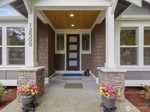 12500 Robinhood Ln, Snohomish, WA 98290
