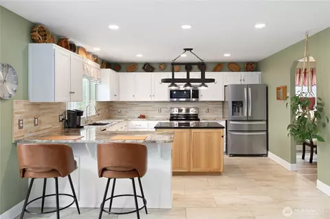 Kitchen - 1203 Blue Jay Ave SW, Orting, WA 98360 photo 3 of 7