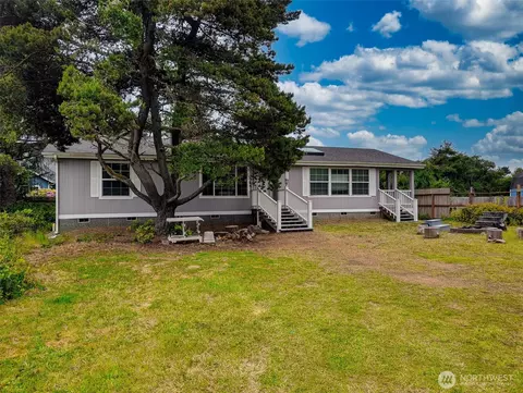 313 Ocean Shores Blvd NW, Ocean Shores, WA 98569
