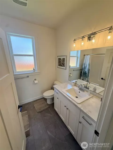 Bath - 1200 Haystack Ln, Everson, WA 98247 photo 1 of 3