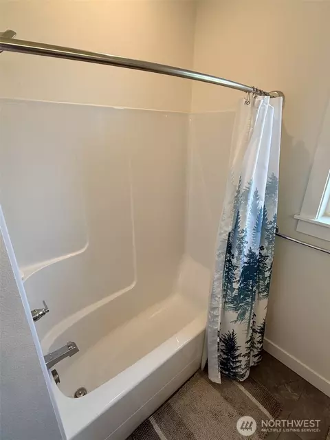 Bath - 1200 Haystack Ln, Everson, WA 98247 photo 2 of 3