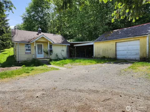 111 Cedar Ave S, Eatonville, WA 98328