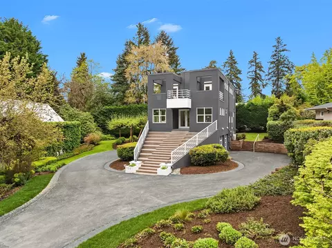 1023 14th Pl W, Kirkland, WA 98033