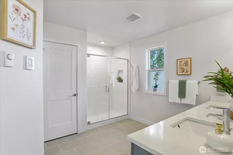 Bath - 121 171st Pl SW #B, Bothell, WA 98012 photo 3 of 5