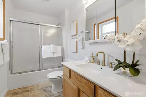 Bath - 1609 Lombard Ave, Everett, WA 98201 photo 1 of 1