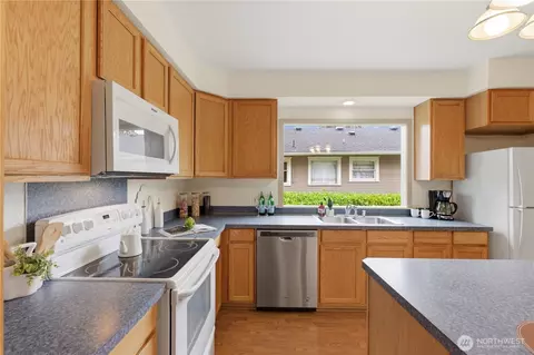 Kitchen - 1609 Lombard Ave, Everett, WA 98201 photo 3 of 3