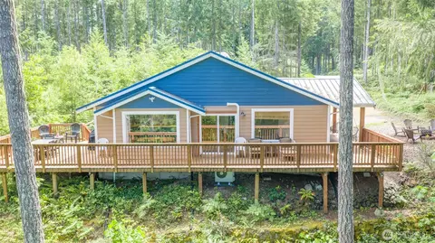 70 N Beaver Pl N, Hoodsport, WA 98548