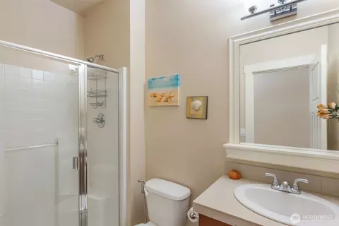 Bath - 23119 36th Dr SE, Bothell, WA 98021 photo 1 of 5