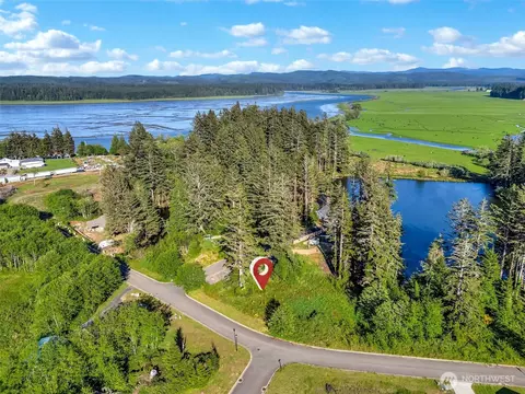 10 Sunrise Ln, South Bend, WA 98586