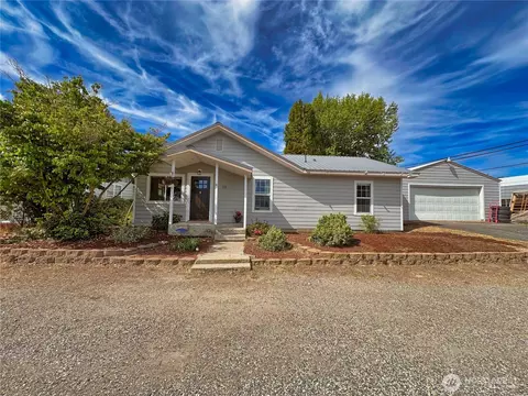 111 Washington Pl, Electric City, WA 99123