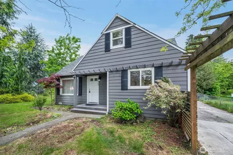 6904 S 124th St, Seattle, WA 98178
