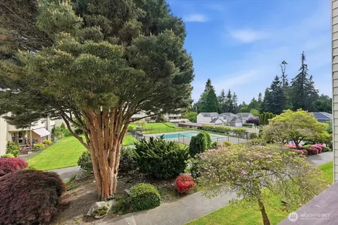 8516 196th St SW #204, Edmonds, WA 98026