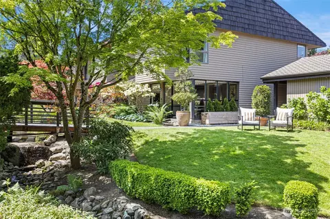 10800 Glen Acres Dr S #T16, Seattle, WA 98168