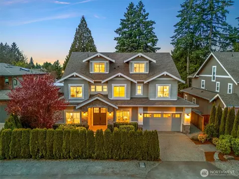 10610 NE 28th St, Bellevue, WA 98004