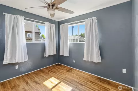 Bedroom - 356 28th Ave, Longview, WA 98632 photo 3 of 4