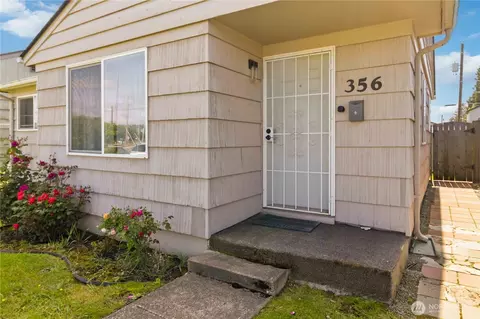 Exterior - 356 28th Ave, Longview, WA 98632 photo 5 of 11