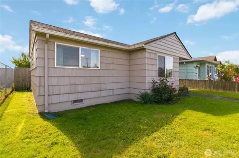 Exterior - 356 28th Ave, Longview, WA 98632 photo 2 of 11