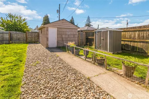 Exterior - 356 28th Ave, Longview, WA 98632 photo 9 of 11