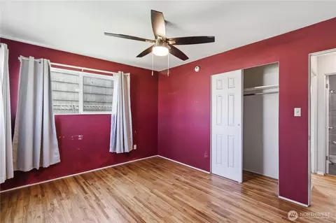 Bedroom - 356 28th Ave, Longview, WA 98632 photo 2 of 4