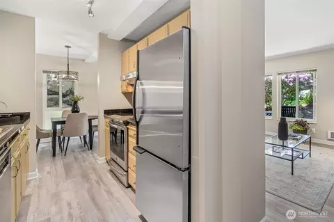 Kitchen - 75 E Lynn St #B, Seattle, WA 98102 photo 2 of 3