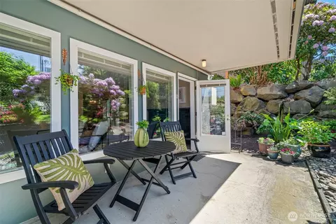 75 E Lynn St #B, Seattle, WA 98102