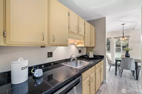 Kitchen - 75 E Lynn St #B, Seattle, WA 98102 photo 3 of 3
