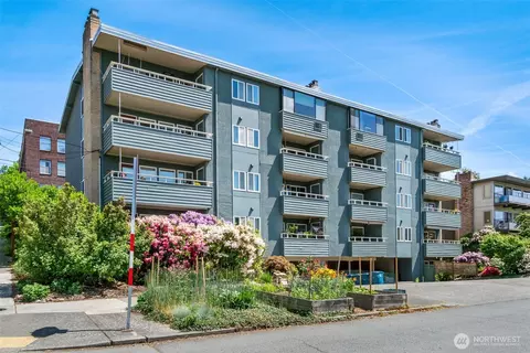 Exterior - 75 E Lynn St #B, Seattle, WA 98102 photo 5 of 8
