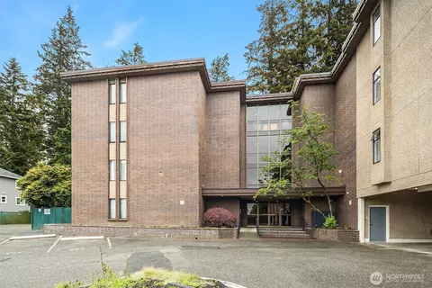 5915 Highway Pl #201, Everett, WA 98203