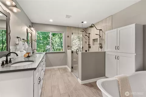 Bath - 37804 34th Ave E, Roy, WA 98580 photo 1 of 4