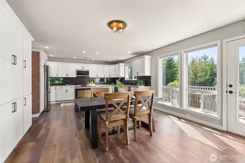 Dining - 37804 34th Ave E, Roy, WA 98580 photo 1 of 2