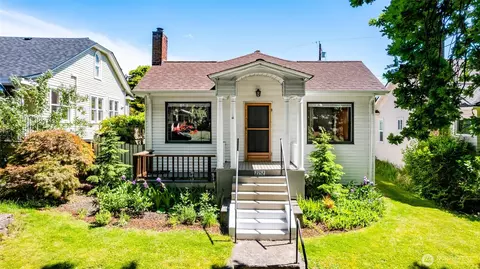 2752 Broadway St, Bellingham, WA 98225