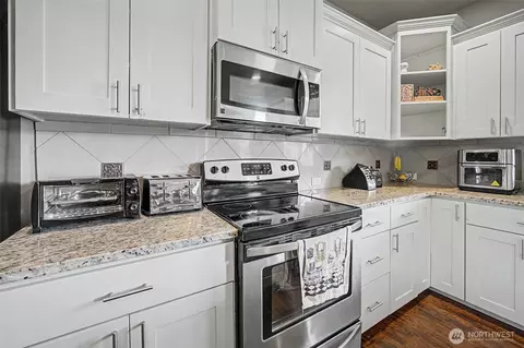 Kitchen - 502 Carrier Ave SW, Orting, WA 98360 photo 1 of 7