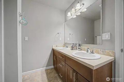 Bath - 502 Carrier Ave SW, Orting, WA 98360 photo 4 of 4