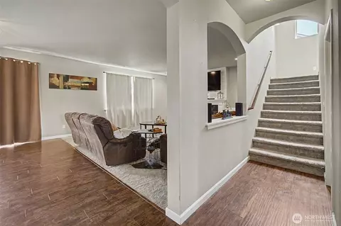 Entry Way - 502 Carrier Ave SW, Orting, WA 98360 photo 3 of 5