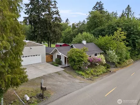 6096 E Collins Rd, Port Orchard, WA 98366