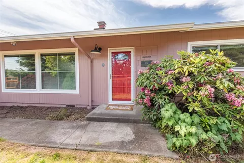 307 E Fir St, Sequim, WA 98382