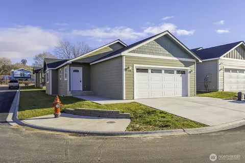 123 E 9th Ave #50, Moses Lake, WA 98837